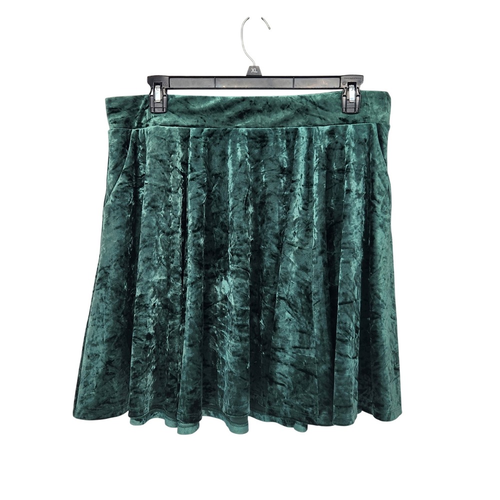 Torrid Emerald Green Crushed Velvet Mini Skirt Plus Size 2 Dark Academia Pockets